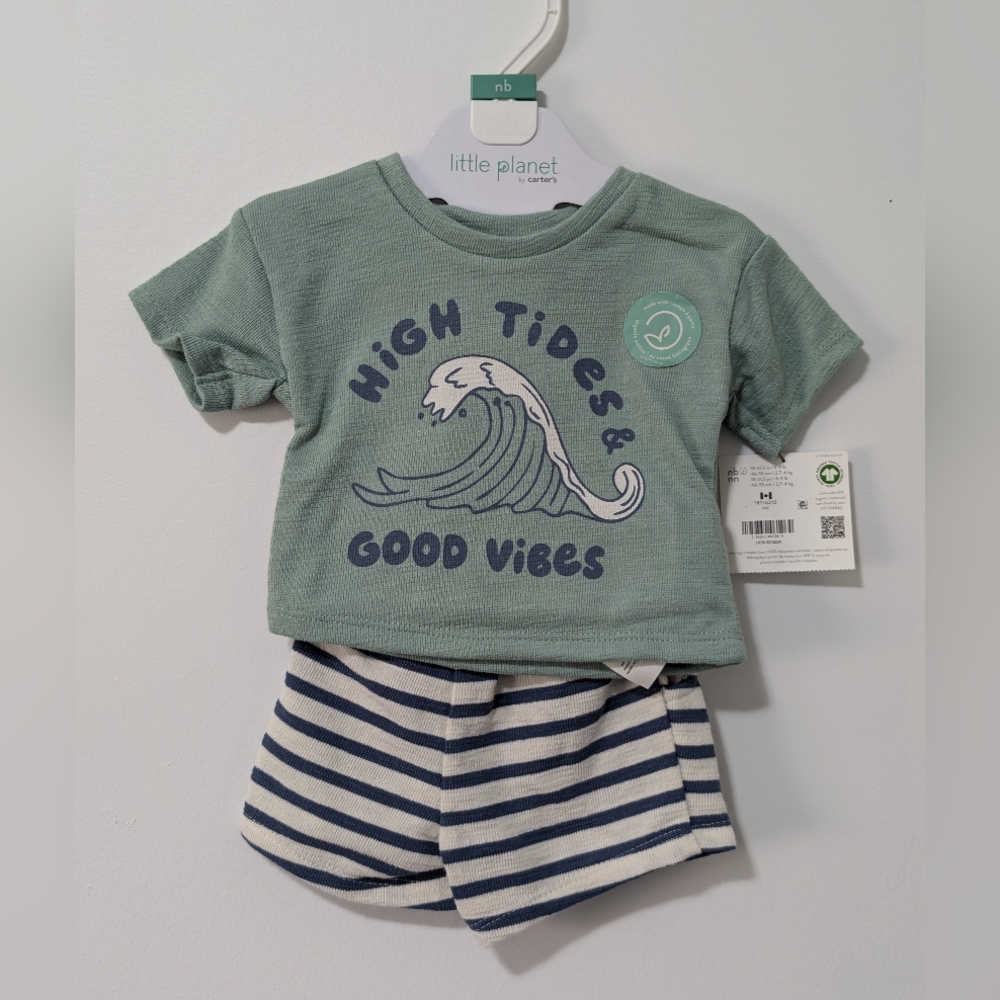Carter's newborn shirt and short set NWT
